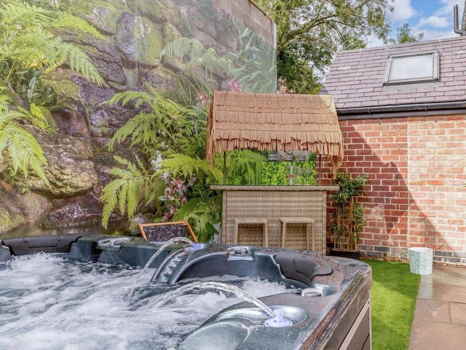 شقة Dawns House Cromford, Peak District, Hot Tub, For 6 - Stunning Views المظهر الخارجي الصورة
