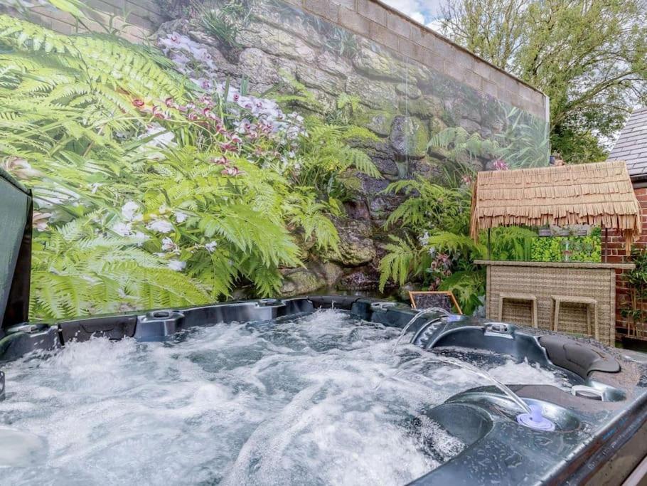 شقة Dawns House Cromford, Peak District, Hot Tub, For 6 - Stunning Views المظهر الخارجي الصورة